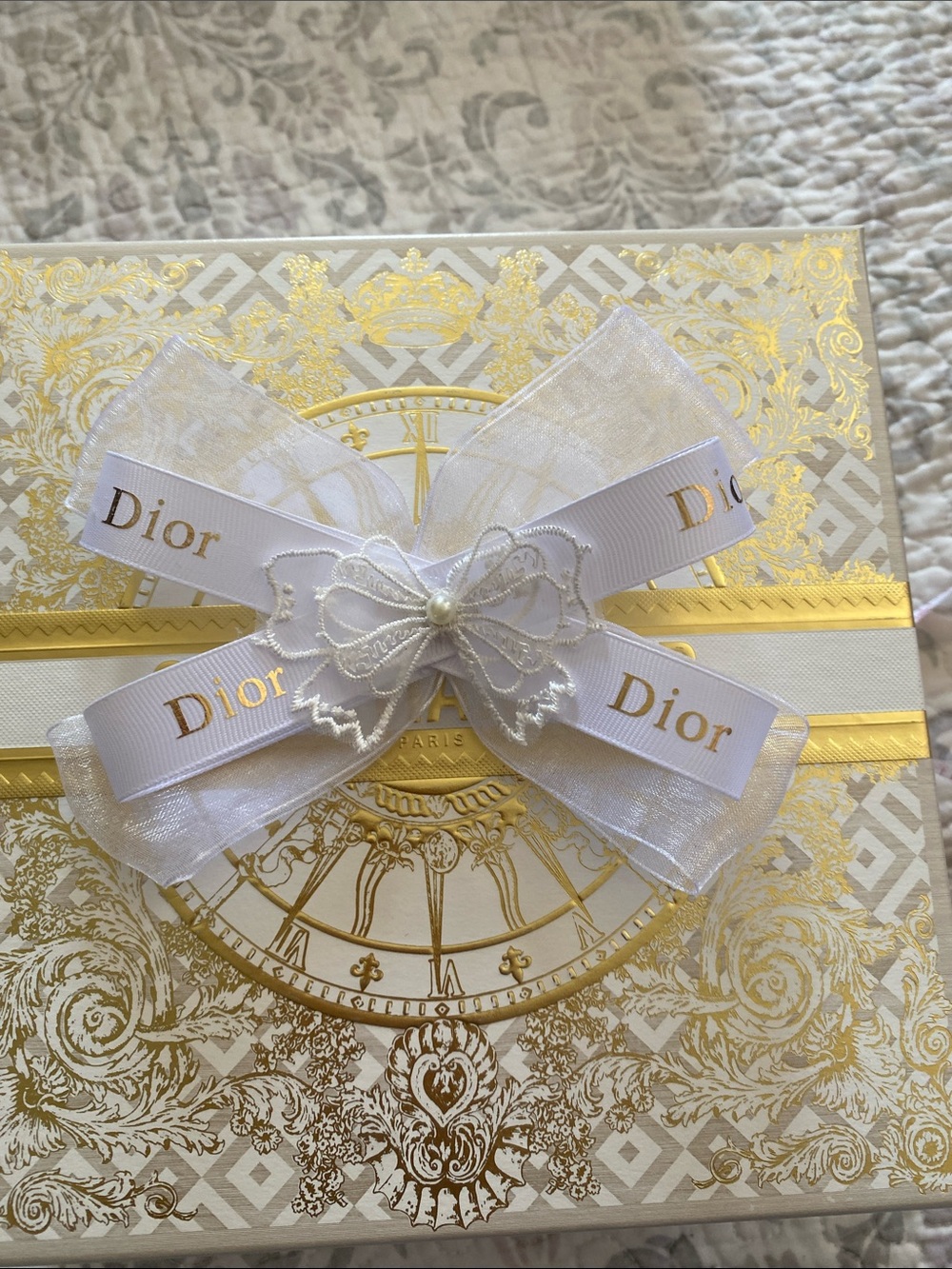 Dior White and Gold Decorative Gift Box Bow Wall Accent Hairclip